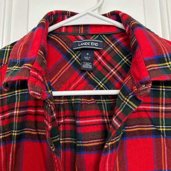 Lands End Women’s Flannel Small 6 Plaid Red Cotton Long Sleeve Button Down Shirt - Picture 3 of 7